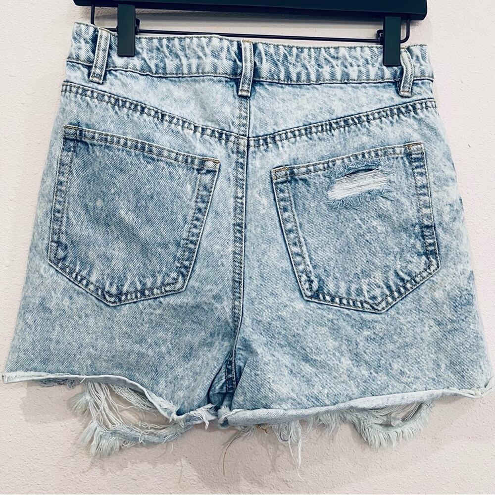 Blue Age Light Acid Wash High Rise Distressed Denim Jean Shorts - Small - Picture 8 of 13
